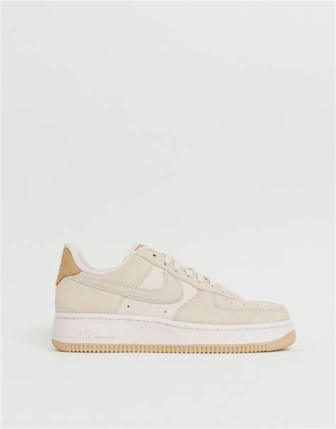 nike air force 1'07 sneaker aus wildleder in gebrochenem weiß